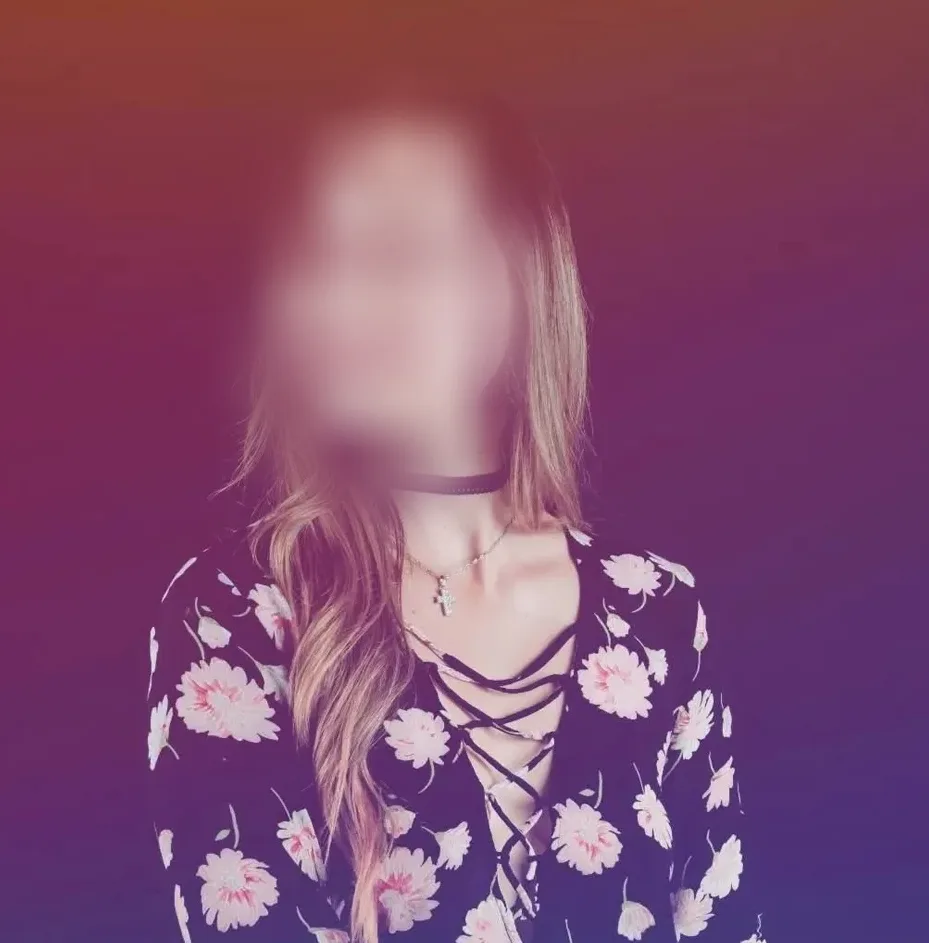 Karolina, 24